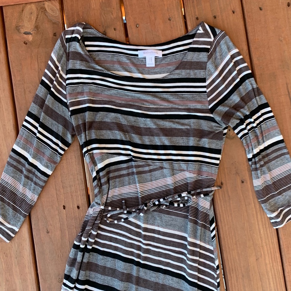 🌏4/$25 Motherhood. Maternity Dress Size M - Picture 2 of 5